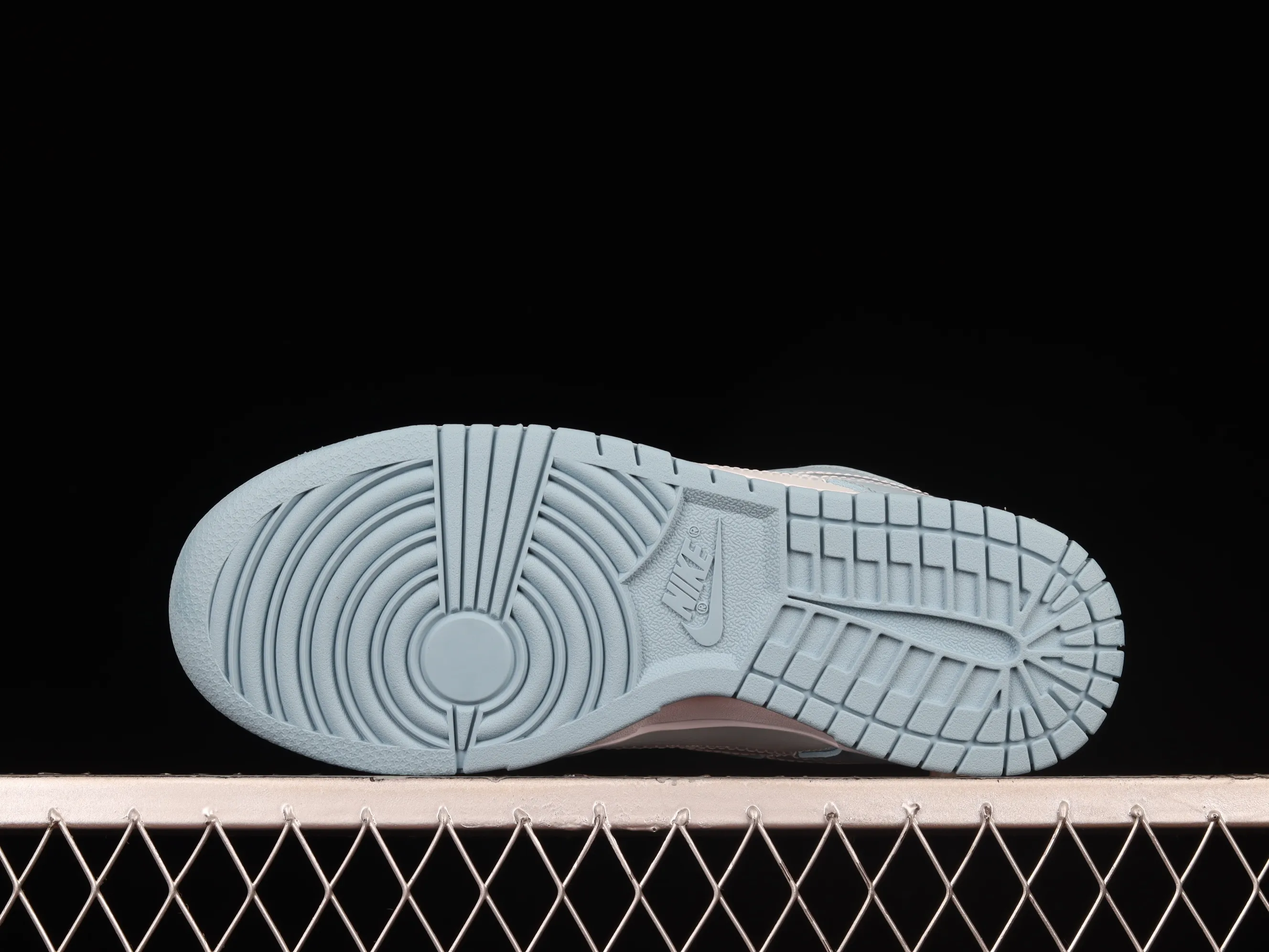 All categories Nk SB Dunk series Nk SB Dunk Low low-top sneakers Nk Dunk Low blue gray SB smashed backboard fashion casual sneakers DH9765-401